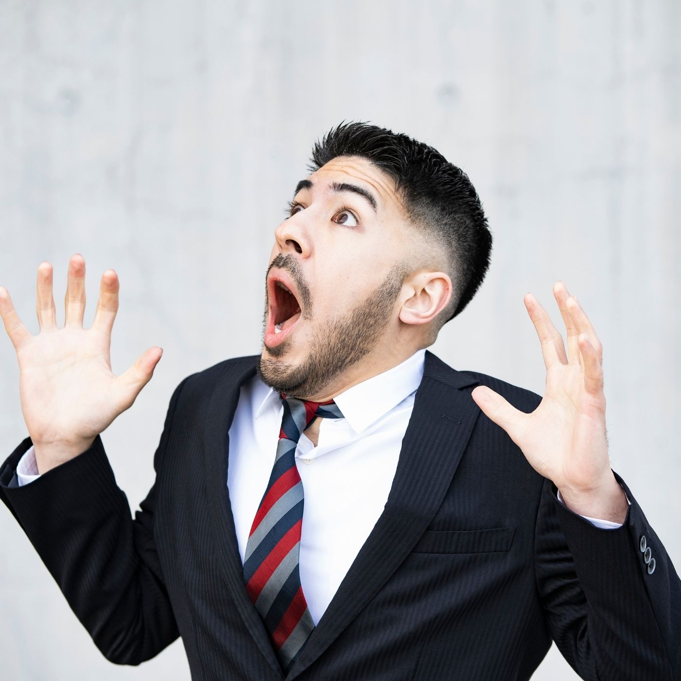 What is the unwritten dress code for success in FiDi?